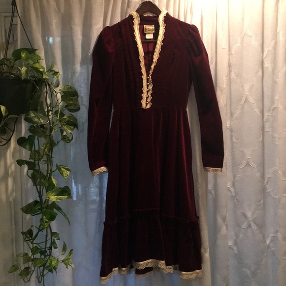 Vintage Velvet Gunne Sax Dress 